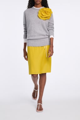 Dorothee Schumacher Seidenrock mit Maxi-Blumenbrosche sun