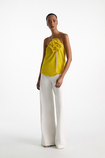 Dorothee Schumacher Seidenrock–Tube-Top Hybrid mit Maxi-Blumenbrosche sun