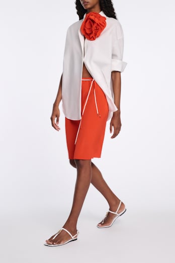 Dorothee Schumacher Seidenrock mit Maxi-Blumenbrosche orange