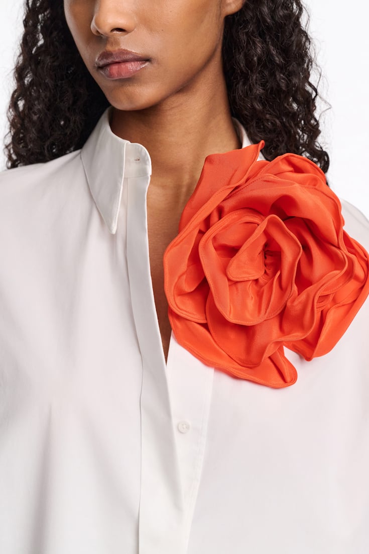 Dorothee Schumacher Seidenrock mit Maxi-Blumenbrosche orange