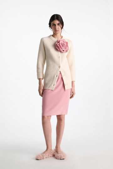 Dorothee Schumacher Seidenrock–Tube-Top Hybrid mit Maxi-Blumenbrosche Rose