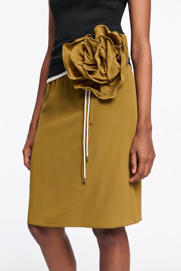 Dorothee Schumacher Silk skirt with XL flower brooch lime