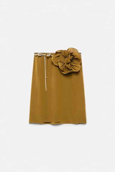 Dorothee Schumacher Seidenrock mit Maxi-Blumenbrosche lime