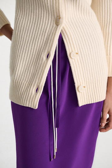 Dorothee Schumacher Seidenrock–Tube-Top Hybrid mit Maxi-Blumenbrosche lilac