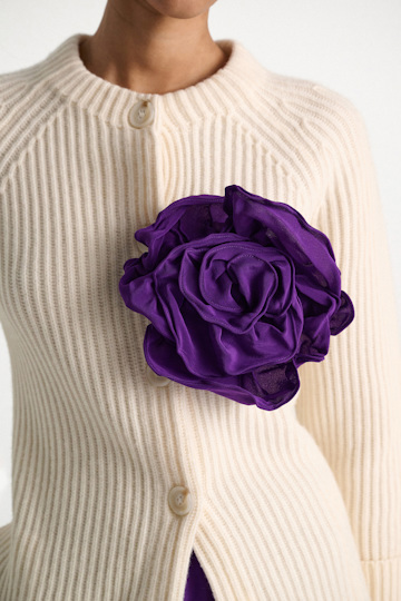 Dorothee Schumacher Seidenrock–Tube-Top Hybrid mit Maxi-Blumenbrosche lilac