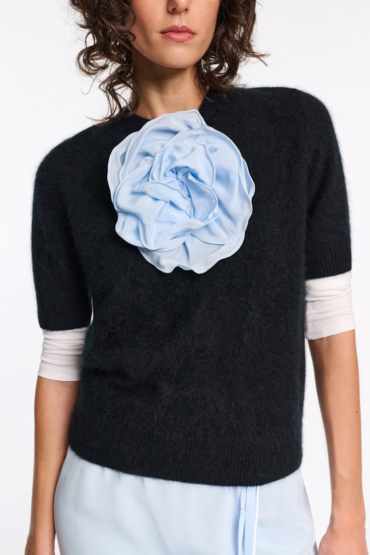Dorothee Schumacher Silk skirt with XL flower brooch sky