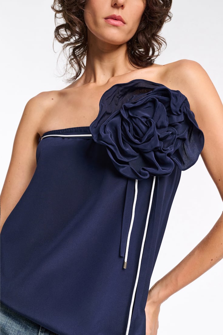Dorothee Schumacher Seidenrock mit Maxi-Blumenbrosche night blue