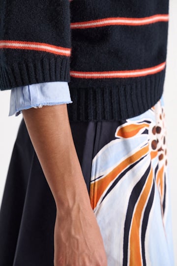 Dorothee Schumacher Gestreiftes Polohemd aus Merino und Kaschmir energetic blue trio