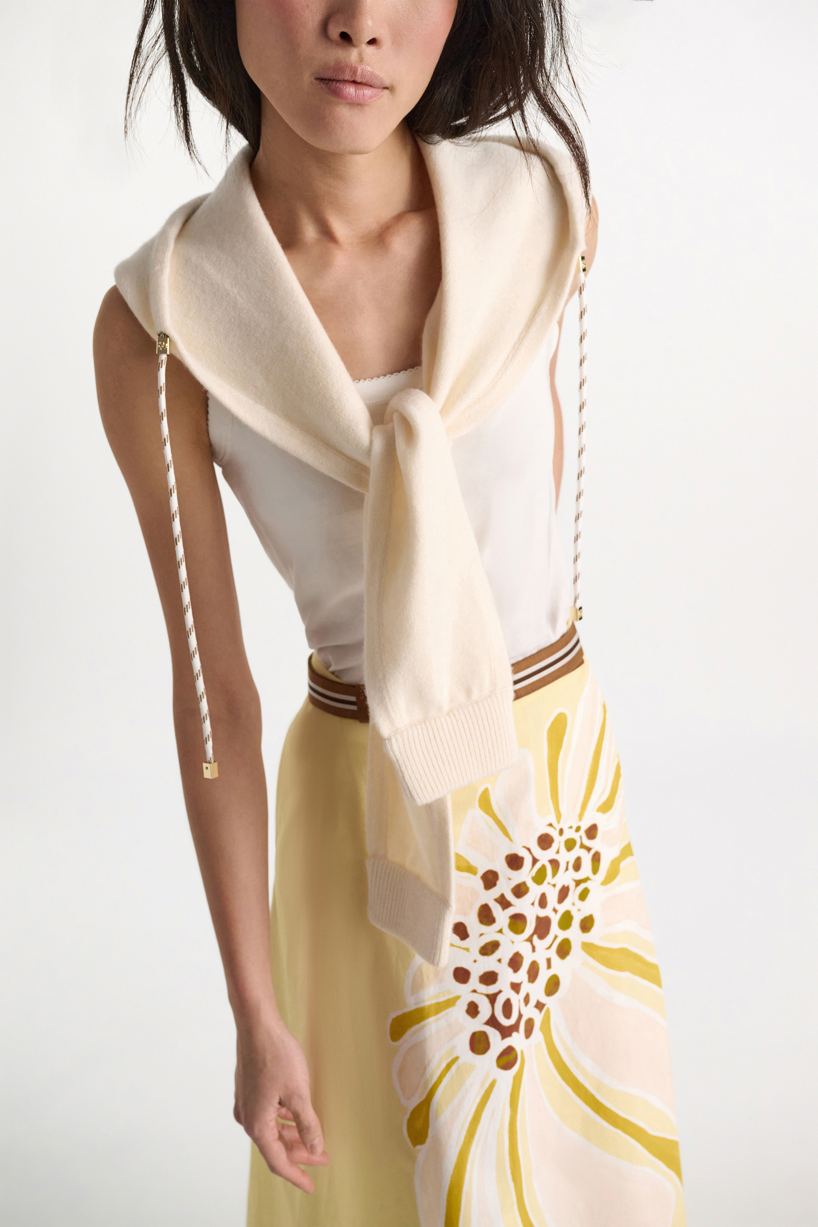 Dorothee Schumacher Hood accessory camellia white