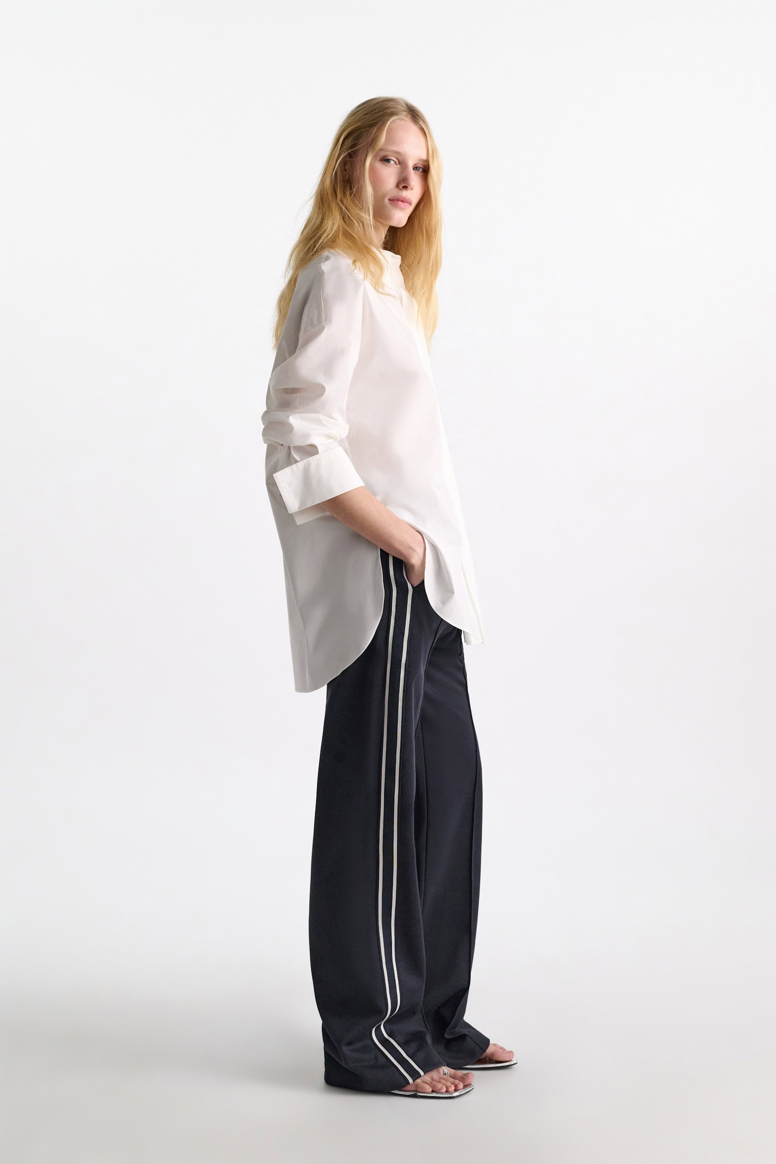 Dorothee Schumacher Trackpants mit gestricktem Seitenstreifen dark navy