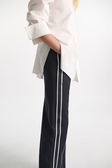 Dorothee Schumacher Trackpants mit gestricktem Seitenstreifen dark navy