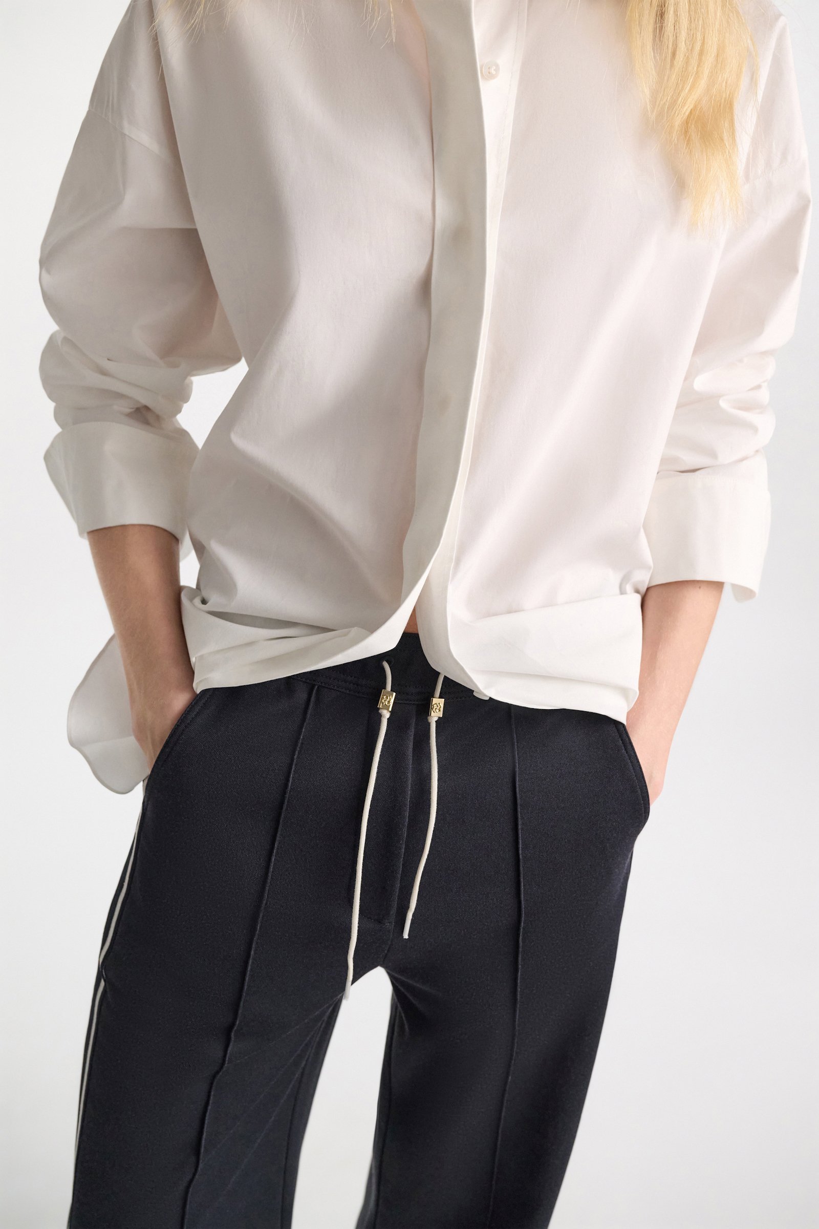 Dorothee Schumacher Trackpants mit gestricktem Seitenstreifen dark navy