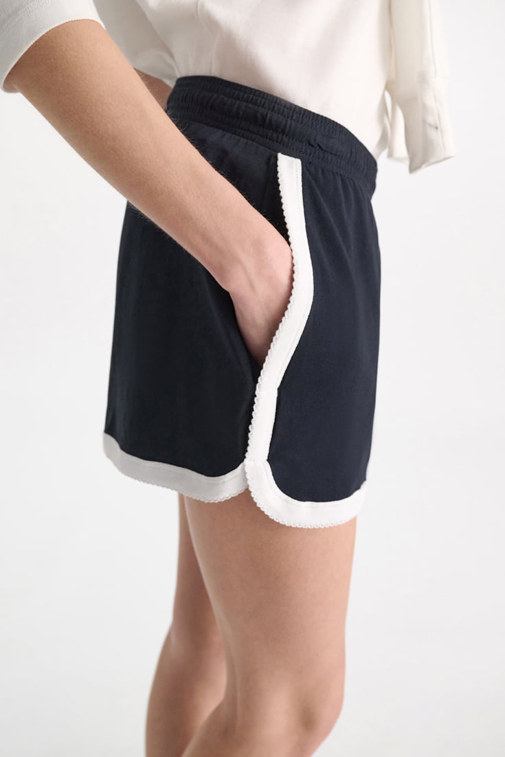 Dorothee Schumacher Stretch cotton shorts with contrast trim dark navy