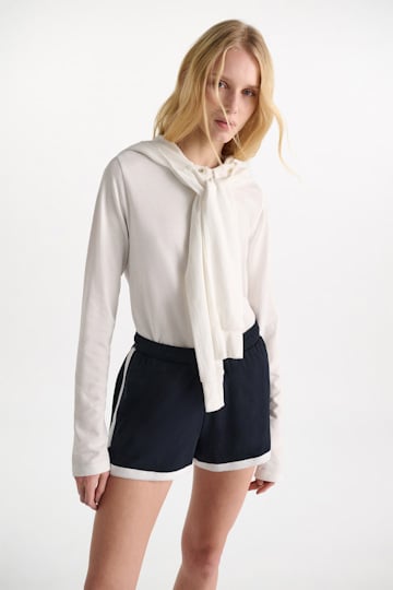 Dorothee Schumacher Long sleeve top with hood and layered look pure white
