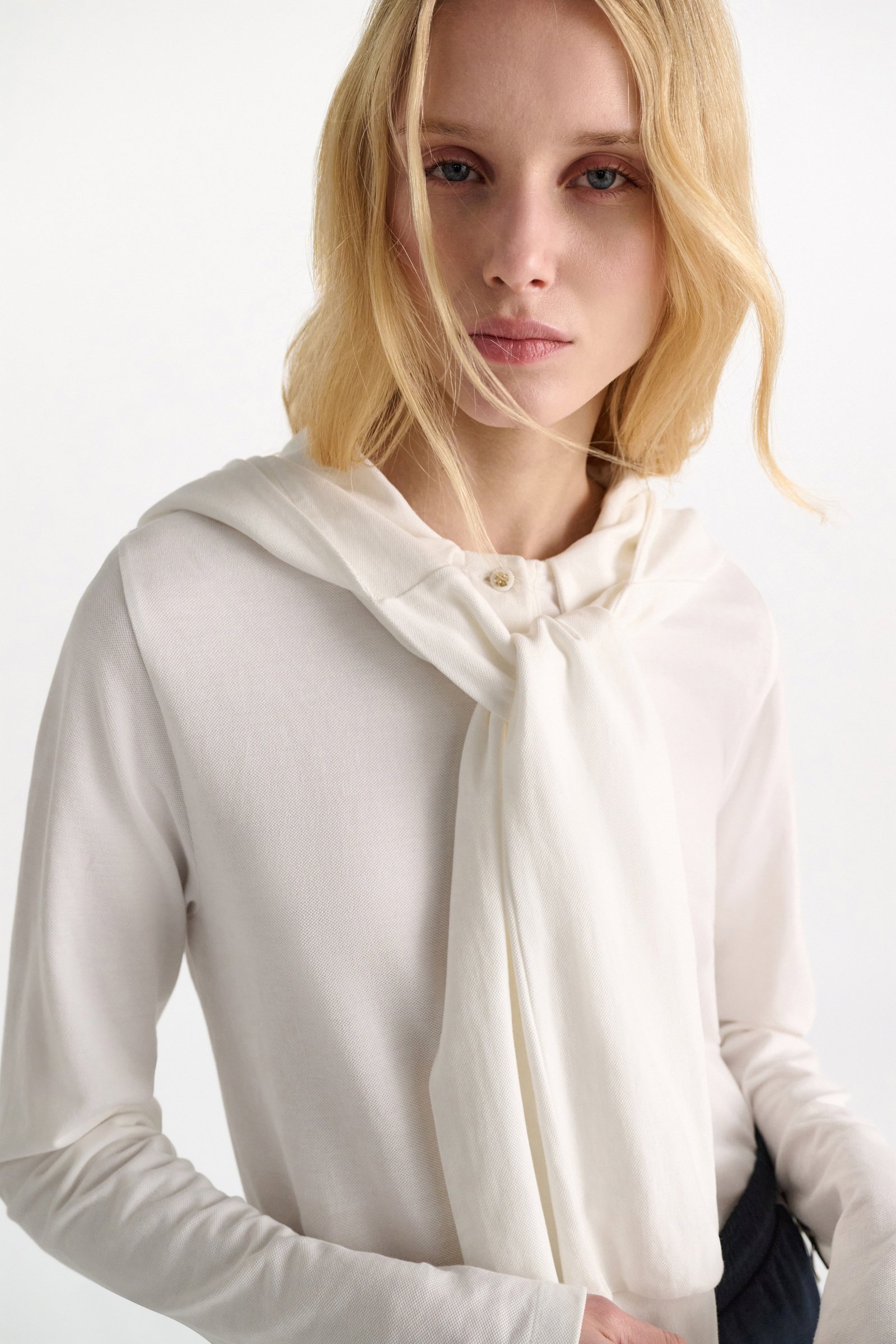Dorothee Schumacher Long sleeve top with hood and layered look pure white