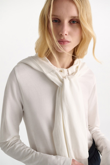 Dorothee Schumacher Long sleeve top with hood and layered look pure white