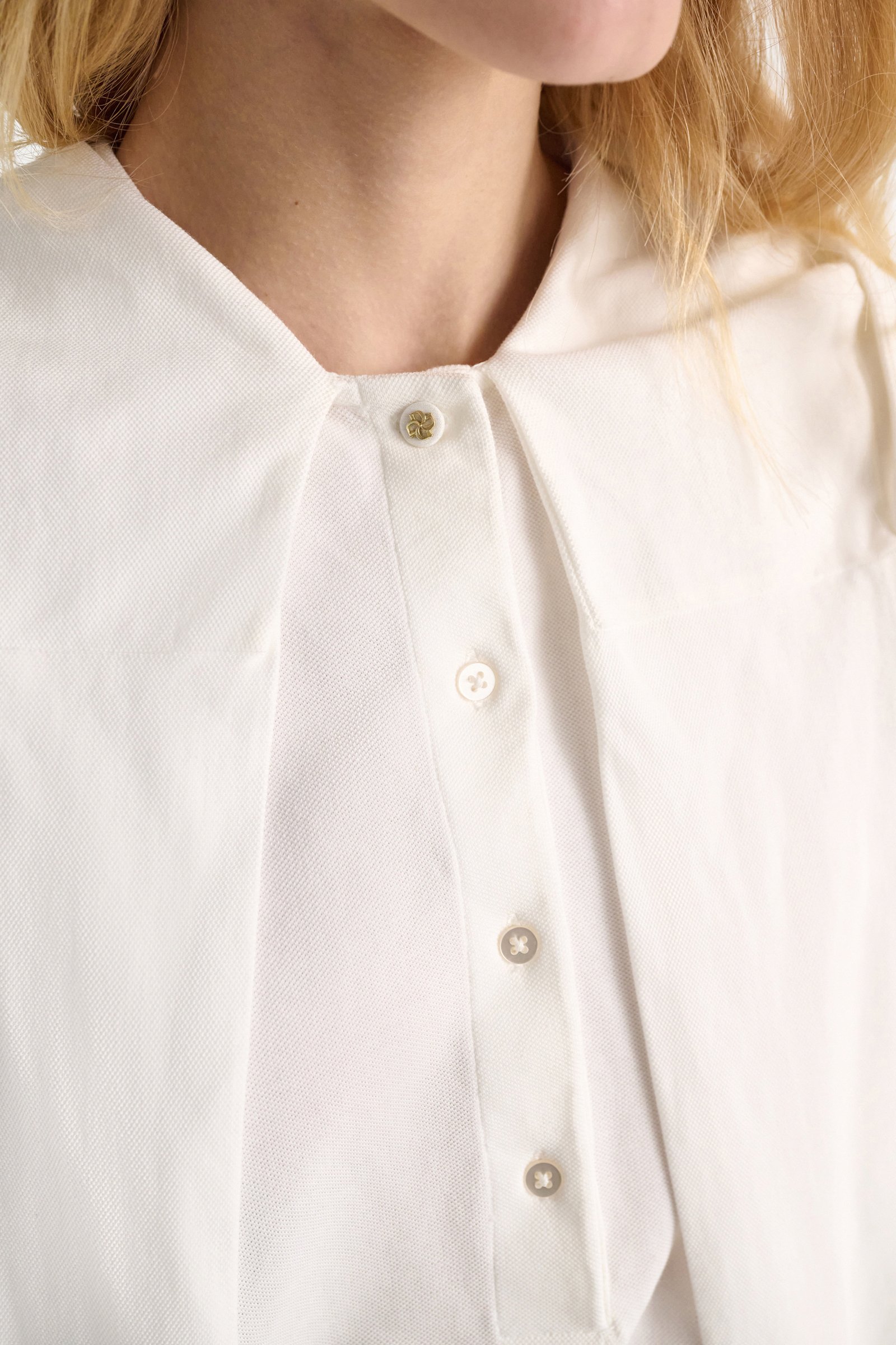 Dorothee Schumacher Long sleeve top with hood and layered look pure white