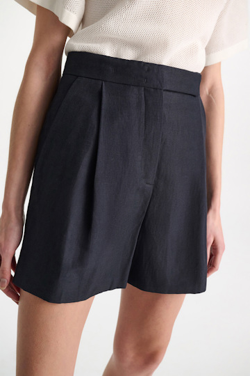 Dorothee Schumacher Technical linen shorts dark navy