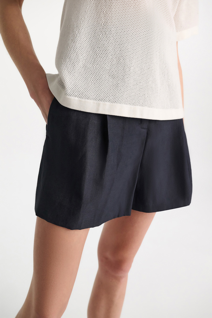 Dorothee Schumacher Technical linen shorts dark navy