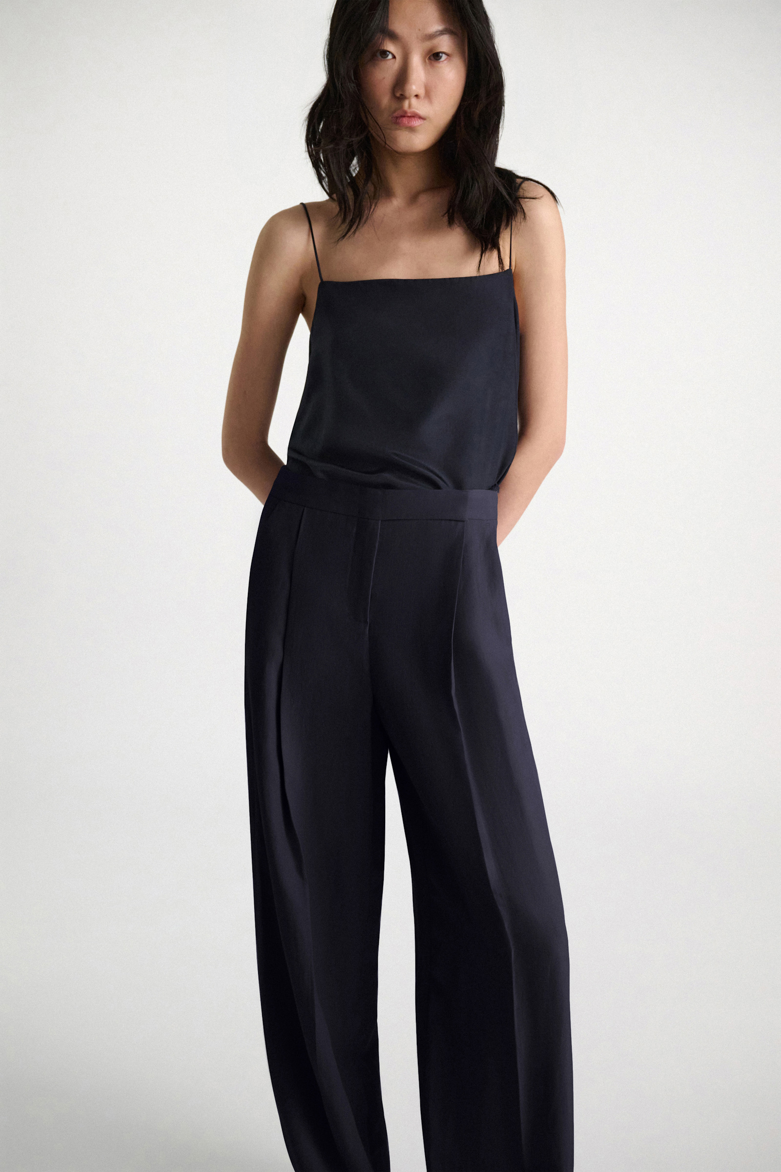 Dorothee Schumacher Technical linen pants dark navy