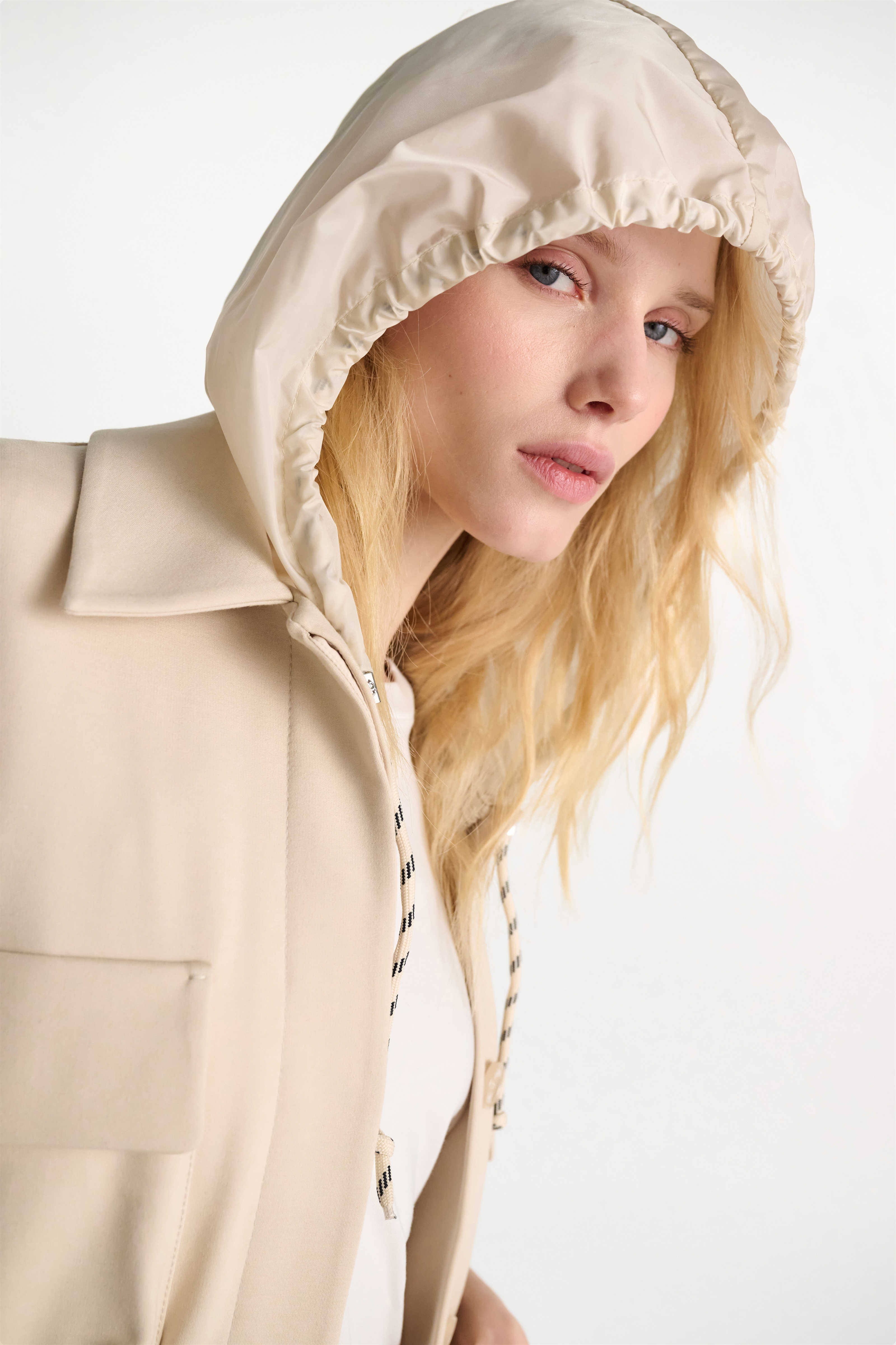 SPORTY COOLNESS hooded armcover | Dorothee Schumacher