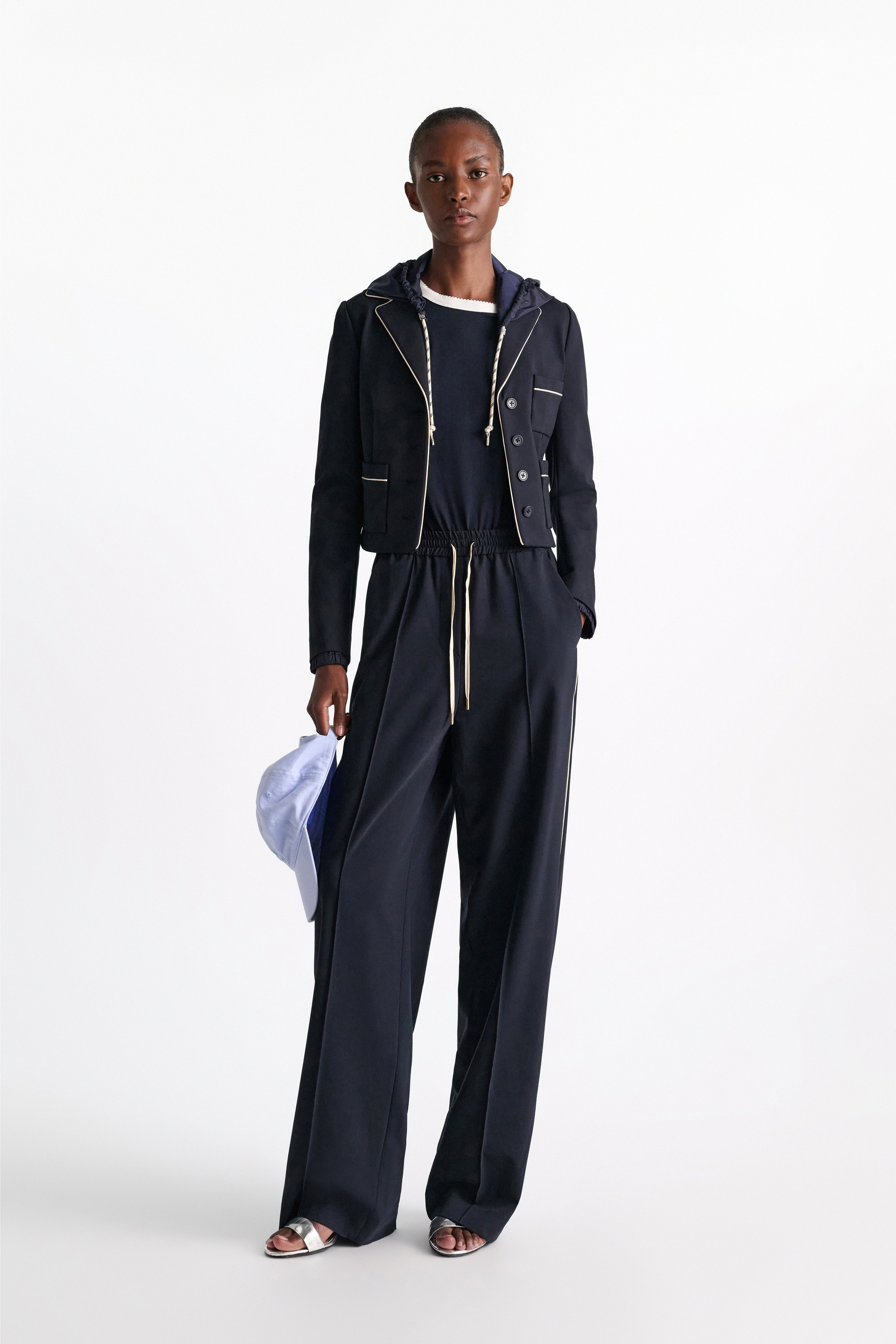 SPORTY COOLNESS hooded armcover | Dorothee Schumacher