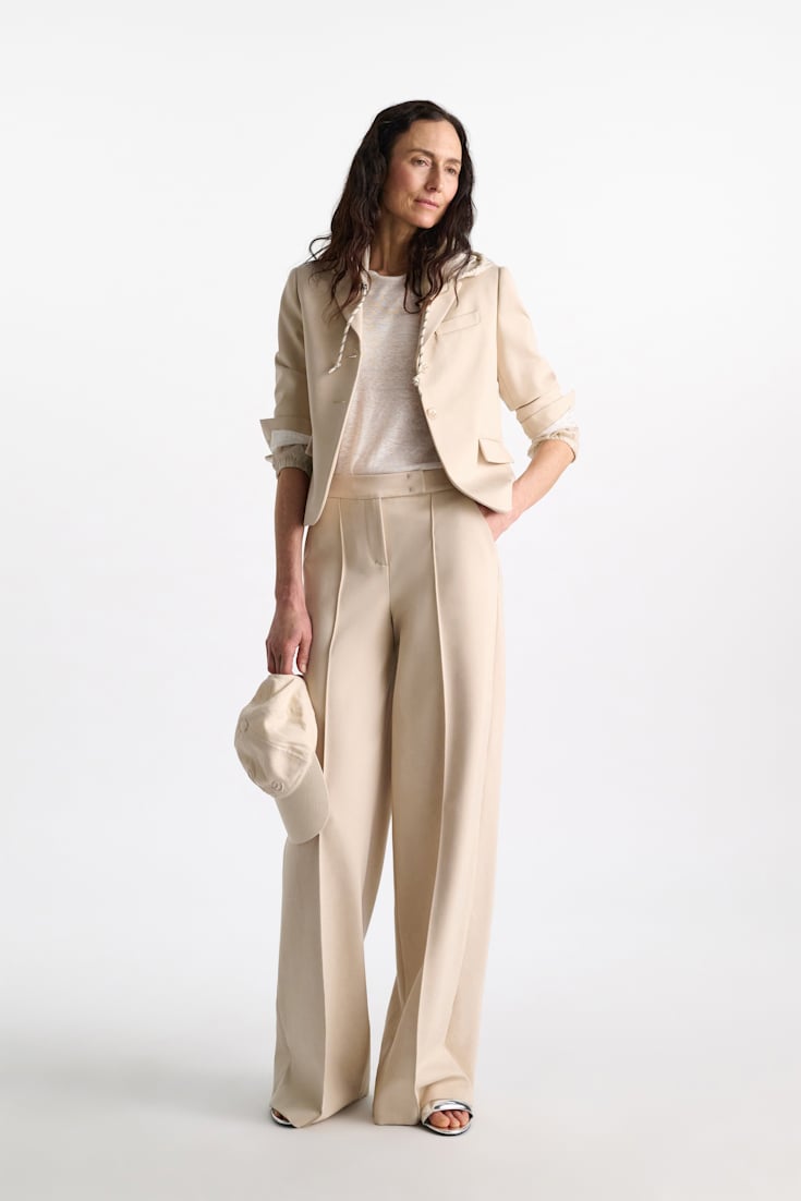 Dorothee Schumacher Cropped blazer in Punto Milano soft sand