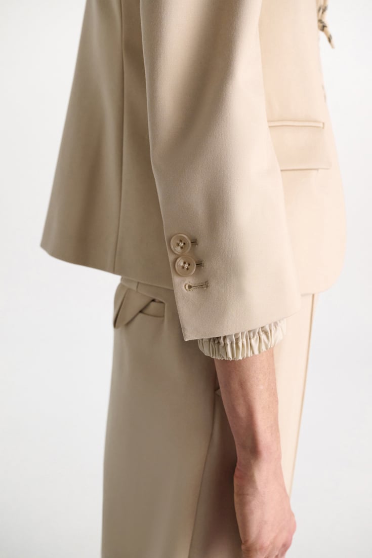 Dorothee Schumacher Cropped blazer in Punto Milano soft sand
