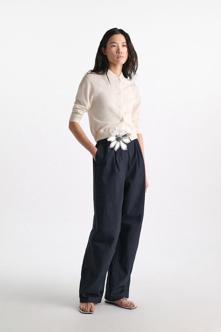 Dorothee Schumacher Pleated pants in garment washed cotton poplin dark navy