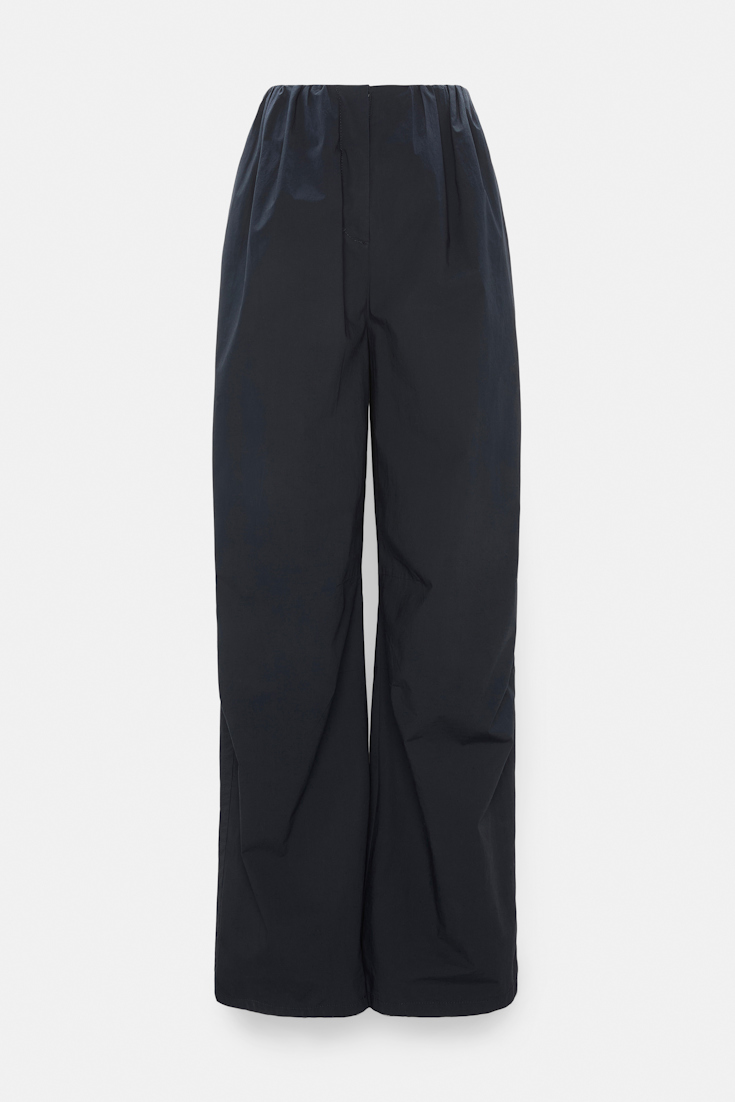 Dorothee Schumacher Pleated pants in garment washed cotton poplin dark navy