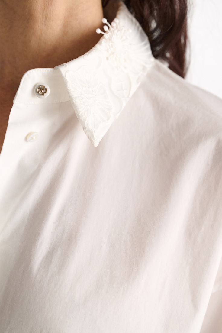 Dorothee Schumacher Cotton poplin shirt with floral collar pure white