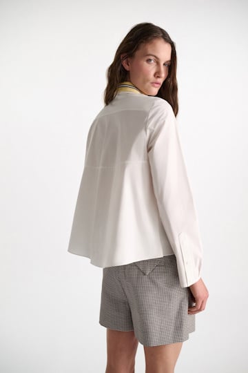 Dorothee Schumacher Bluse mit abnehmbarem, gestreiftem Polokragen aus Baumwoll-Popeline white lemon