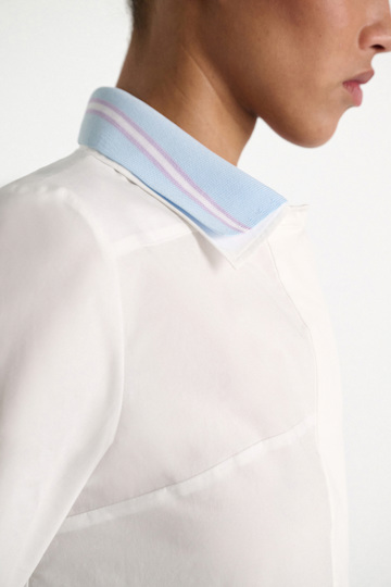 Dorothee Schumacher Bluse mit abnehmbarem, gestreiftem Polokragen aus Baumwoll-Popeline white sky