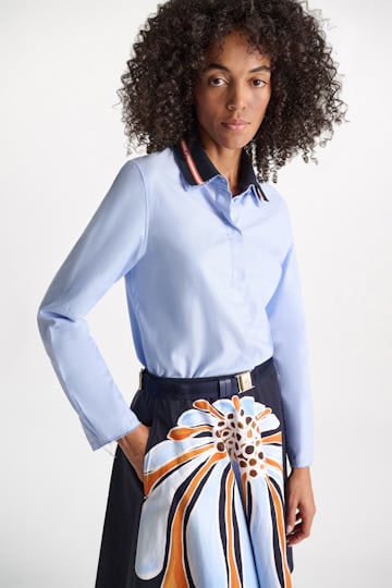 Dorothee Schumacher Bluse mit abnehmbarem, gestreiftem Polokragen aus Baumwoll-Oxford oxford blue