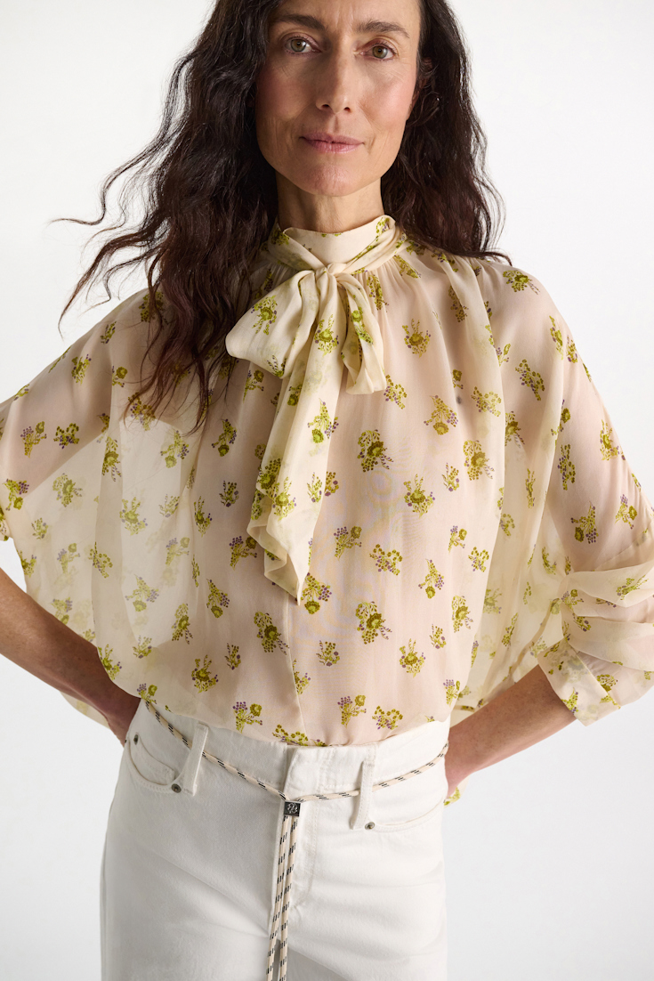 Dorothee Schumacher T-Blouse aus bedruckten Georgette Little Daydream lemon
