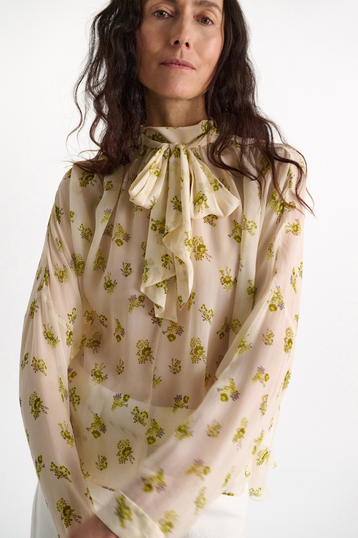 Dorothee Schumacher T-Blouse aus bedruckten Georgette Little Daydream lemon