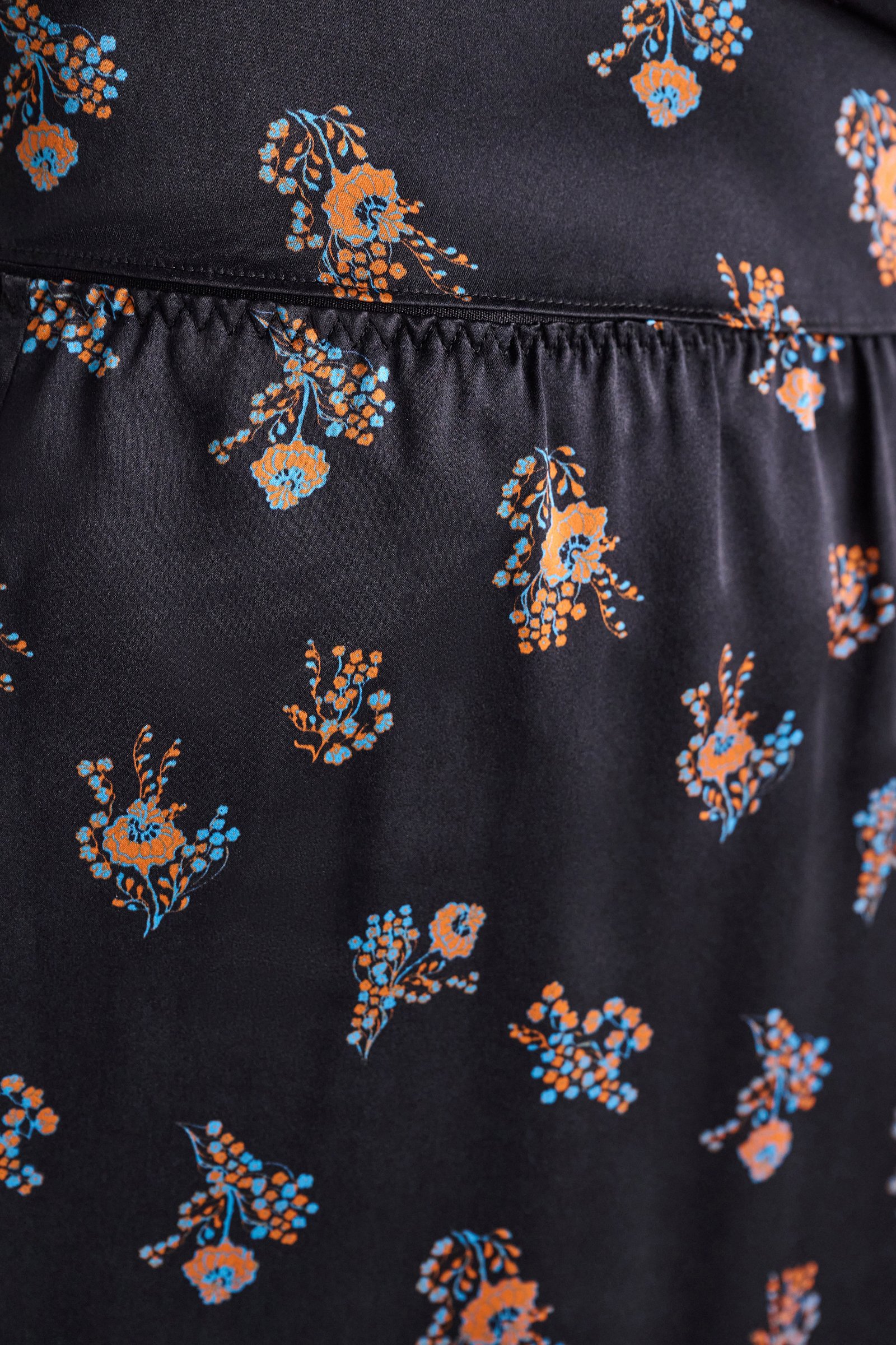 Dorothee Schumacher Lingerie-style skirt in printed silk satin Little Daydream navy orange