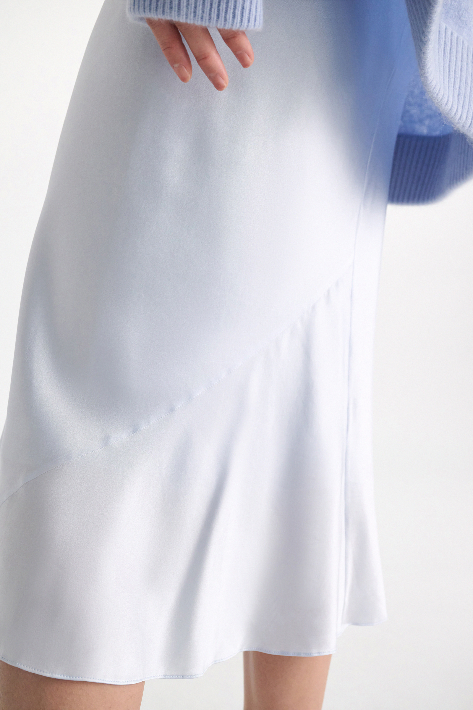 Dorothee Schumacher Midi-Rock aus Seidensatin ice sky