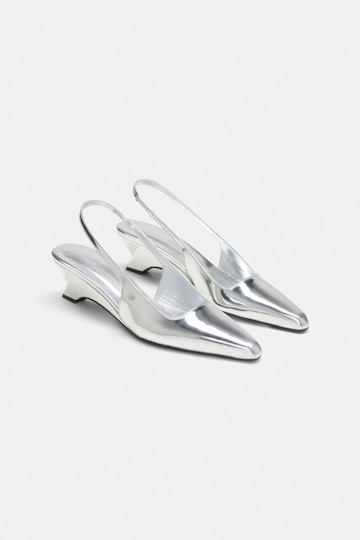 Dorothee Schumacher Slingback-Keilabsatzschuhe mit grafischer Kontur silver