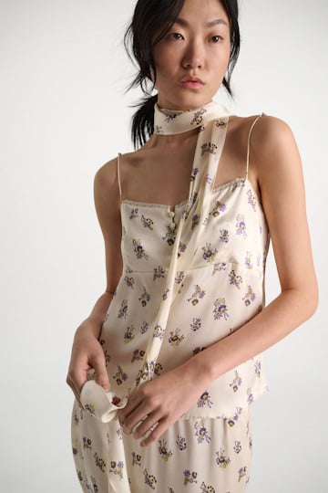 Dorothee Schumacher Volantschal aus beidseitig bedrucktem Seidensatin little daydream yellow