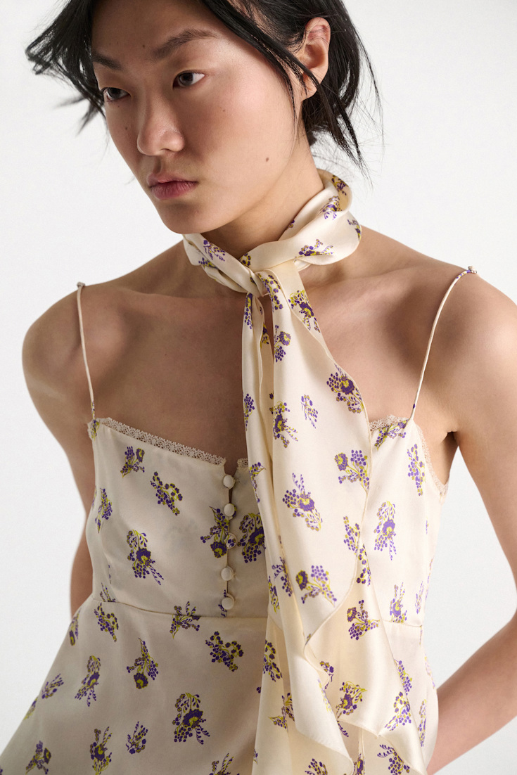 Dorothee Schumacher Volantschal aus beidseitig bedrucktem Seidensatin little daydream yellow