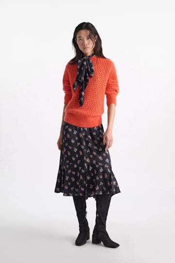 Dorothee Schumacher Volantschal aus beidseitig bedrucktem Seidensatin Little Daydream navy orange