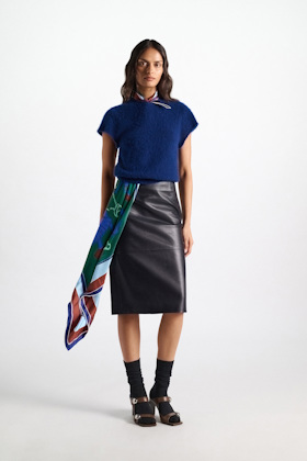 Dorothee Schumacher Cashmere top with pointelle sleeves ocean Model Front View