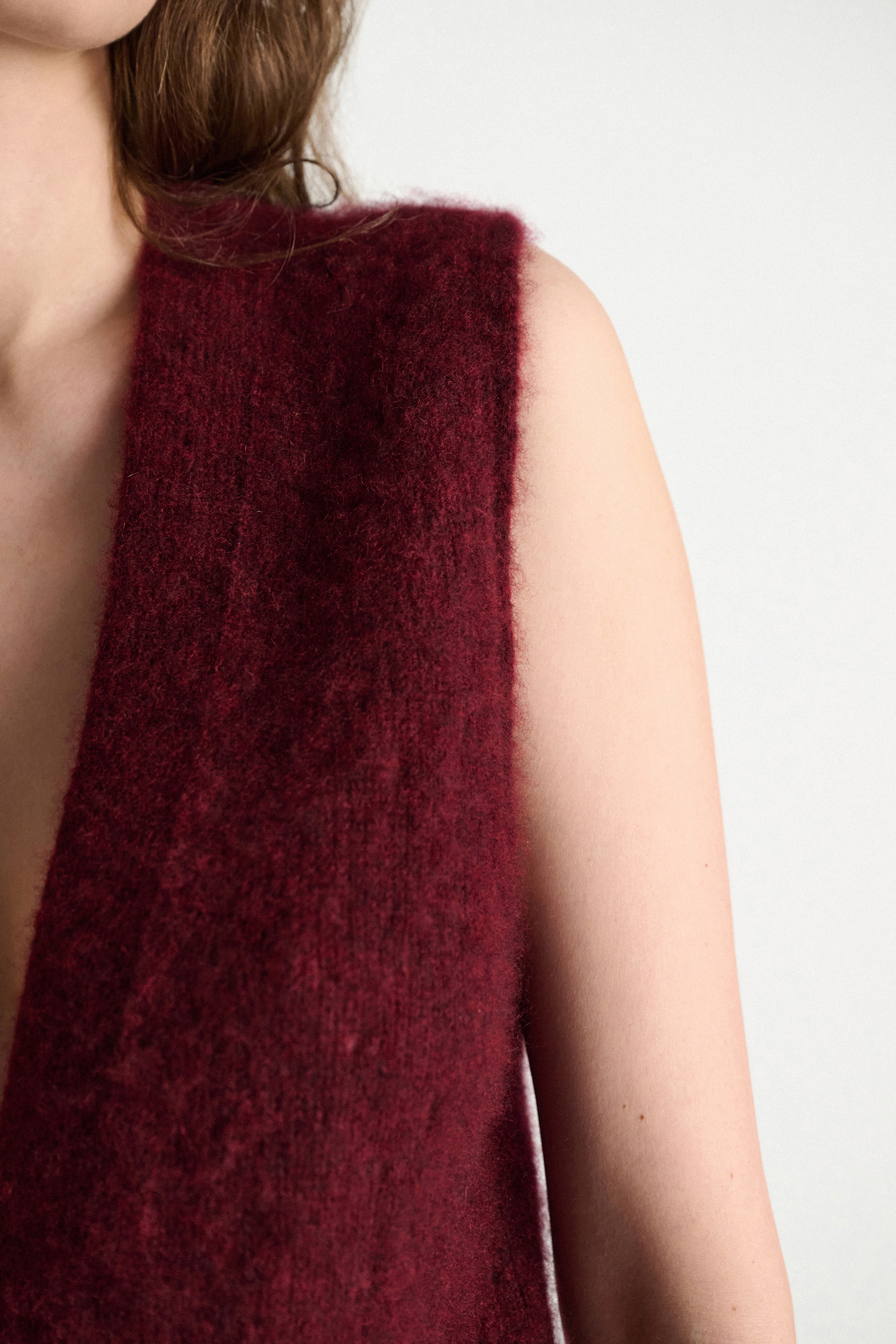 Dorothee Schumacher Gilet im Pointelle-Allover aus Kaschmir merlot