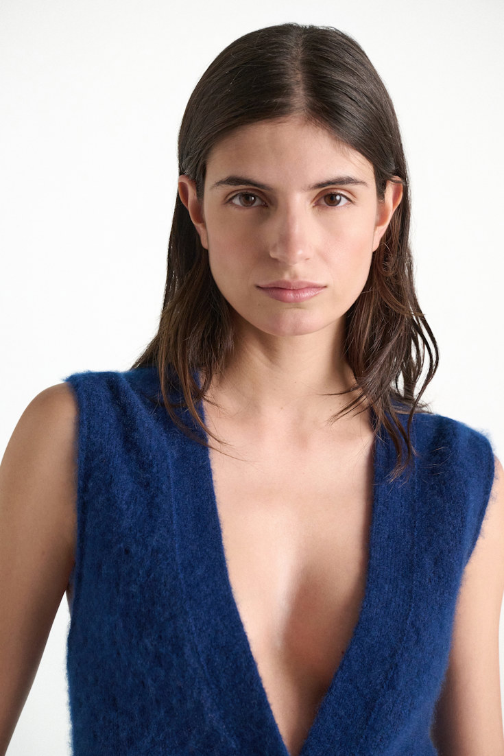 Dorothee Schumacher Gilet im Pointelle-Allover aus Kaschmir ocean Model Detail View