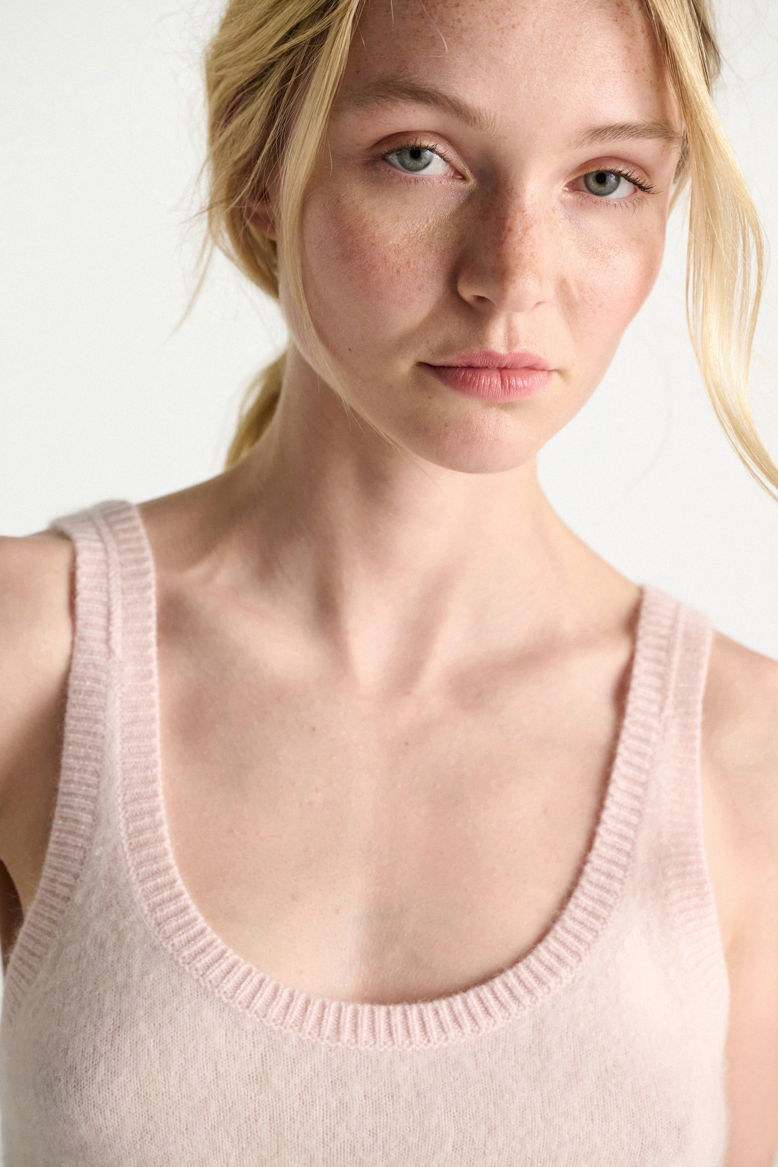 Dorothee Schumacher Fluffy Tanktop aus Merino und Kaschmir candy