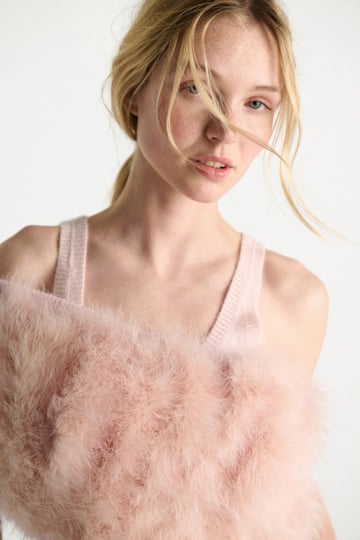 Dorothee Schumacher Merino-cashmere accessory with feathers powder