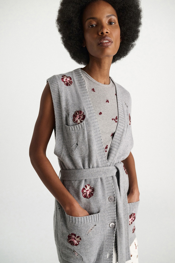 Dorothee Schumacher Embellished Merino-cashmere vest grey blooming bordeaux