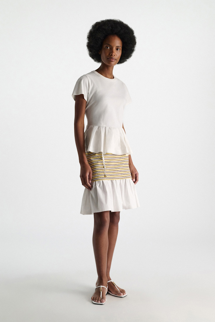 Dorothee Schumacher Rundhals-T-Shirt mit Schößchen aus Baumwolljersey camellia white