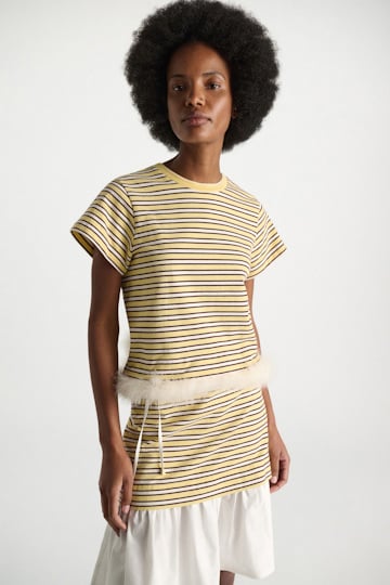 Dorothee Schumacher Gestreiftes T-Shirt mit Federbesatz jersey stripe